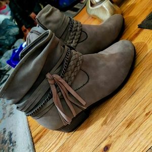 Kids gray dress boots